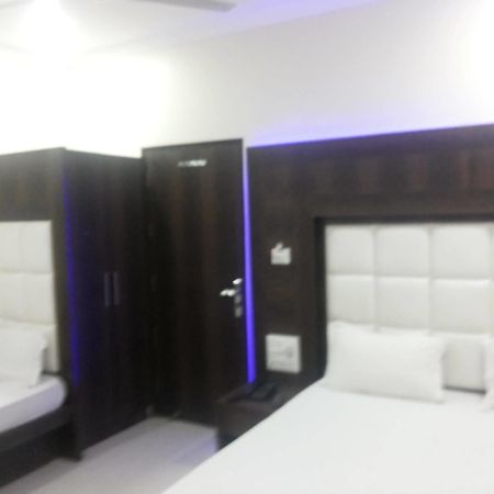 Hotel Pink City @ Opposite New Delhi Railway Station Paharganj Exterior foto